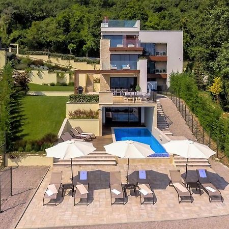 Villa Altavista - Seaview & Relax With Heated Pool & Minigolf Opatija Zewnętrze zdjęcie