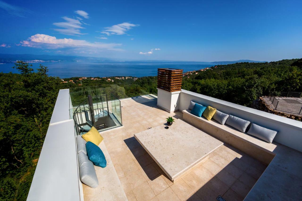 Villa Altavista - Seaview & Relax With Heated Pool & Minigolf Opatija Zewnętrze zdjęcie