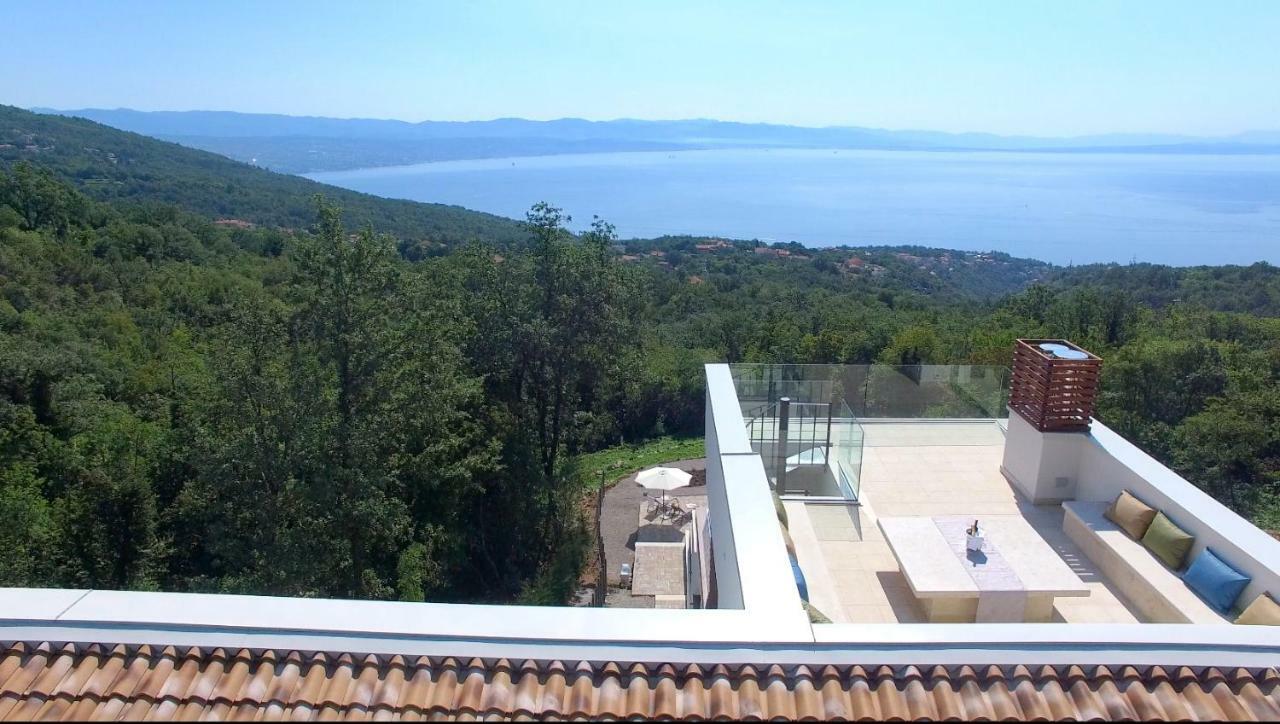 Villa Altavista - Seaview & Relax With Heated Pool & Minigolf Opatija Zewnętrze zdjęcie