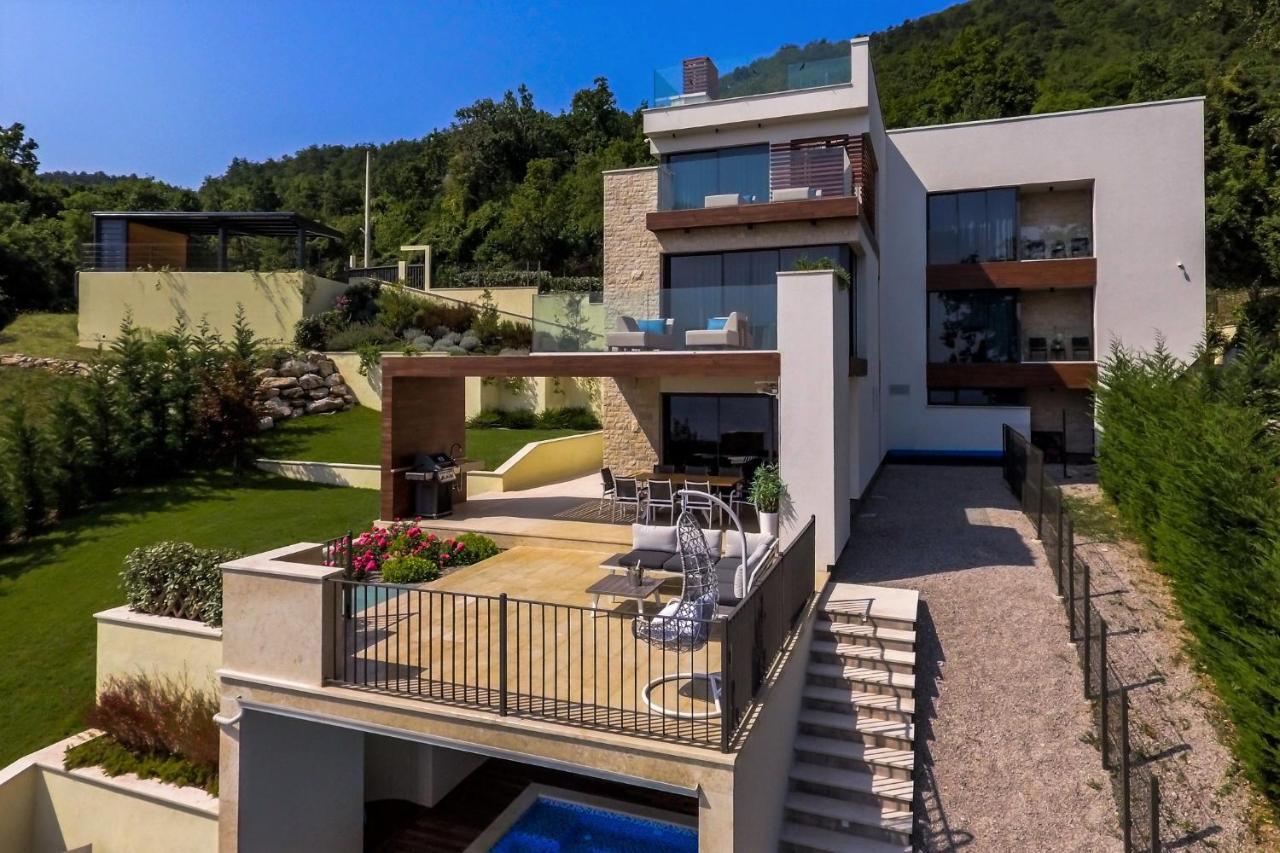 Villa Altavista - Seaview & Relax With Heated Pool & Minigolf Opatija Zewnętrze zdjęcie