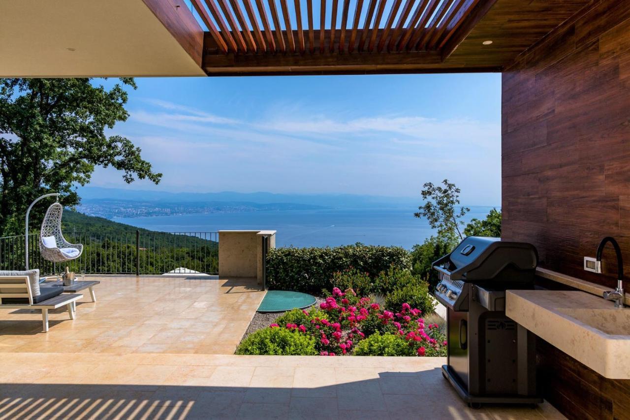 Villa Altavista - Seaview & Relax With Heated Pool & Minigolf Opatija Zewnętrze zdjęcie